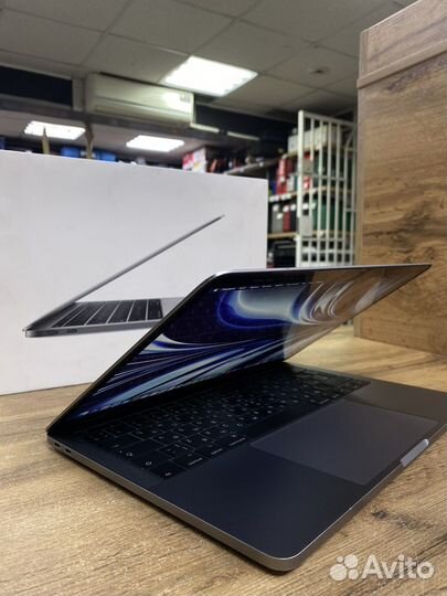 Ноутбук Apple MacBook Pro 13 Late 2016