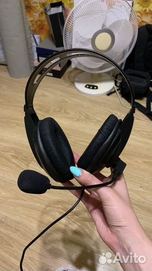 Наушники с микрофоном