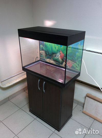 Аквариум 90 свет, биофильтр, тумба, фон