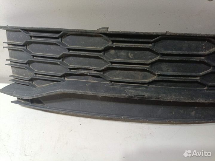 Заглушка противотуманной фары Skoda Rapid