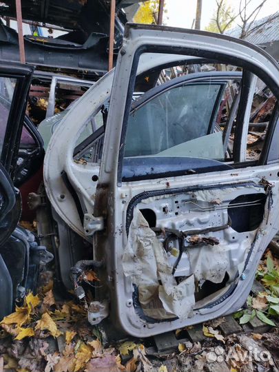 Дверь задняя правая Hyundai elantra 1995-2000