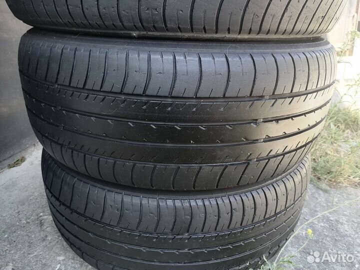 Yokohama dB Decibel E70 215/55 R17