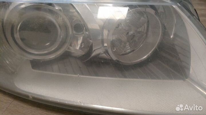 Фара передняя правая Audi A8 D3 6.0 BHT 2008
