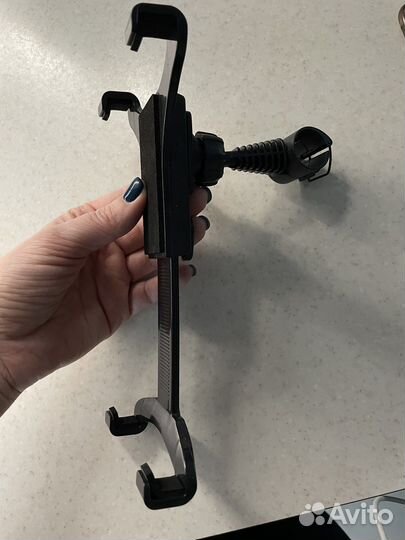 Держатель для телефона, планшета в машине