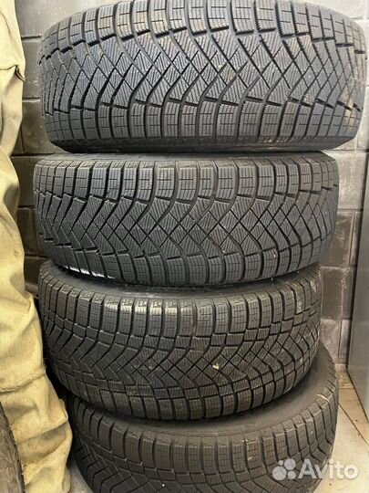 Pirelli Ice Zero SUV 235/55 R19 и 255/50 R19 105H