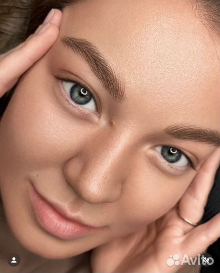 Волосковая техника бровей