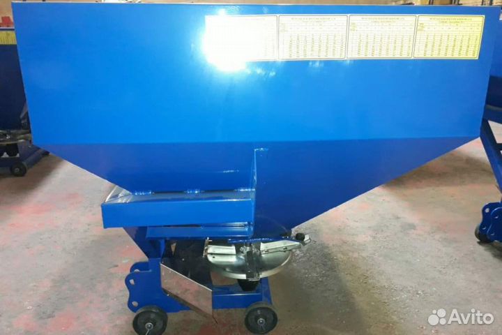 Разбрасыватель удобрений Агро-Тех МВУ-1500, 2022