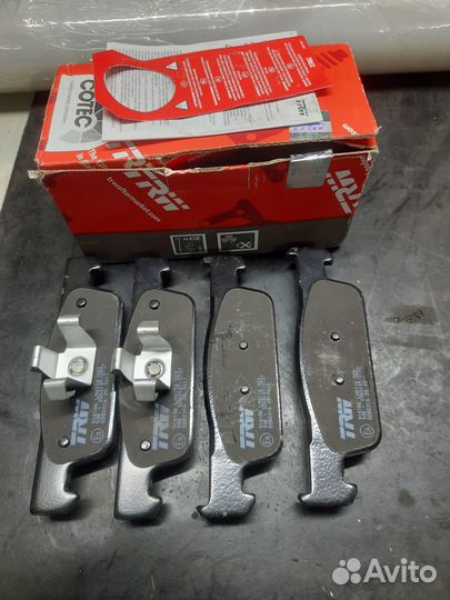 Тормозные колодки TRW GDB2016