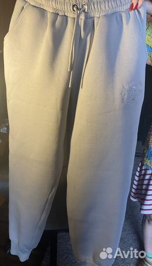 Женскиц спортивный костюм guess