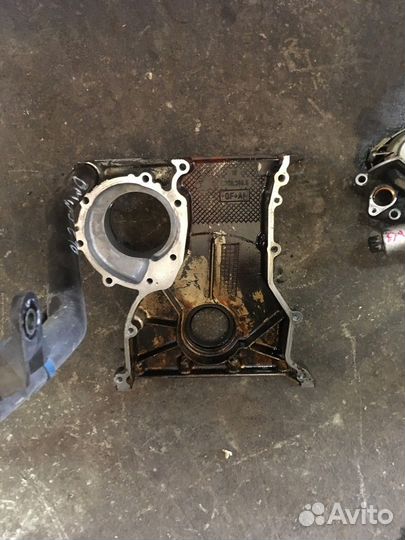 Крышка двигателя (BMW 3)