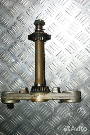 Траверса нижняя Suzuki GSX-R400