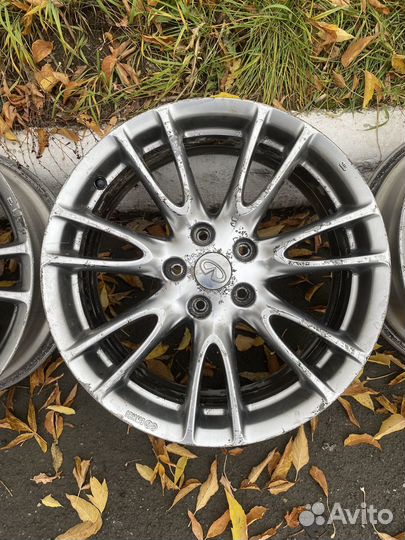 Комплект литых дисков R18