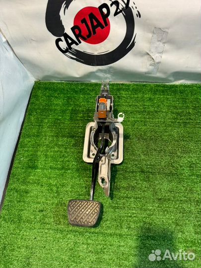 Педаль тормоза(25) Nissan Note HE12 2017