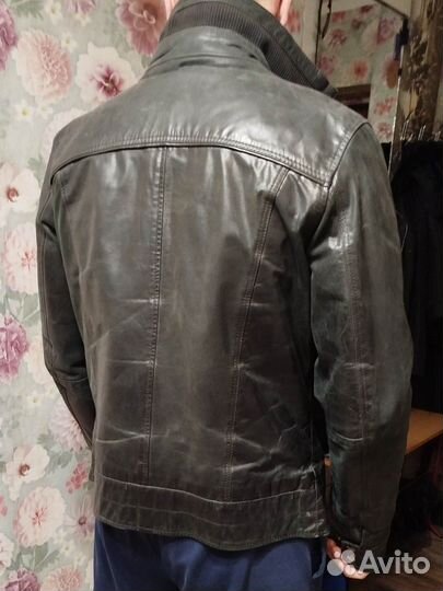 Кожаная куртка мужская M