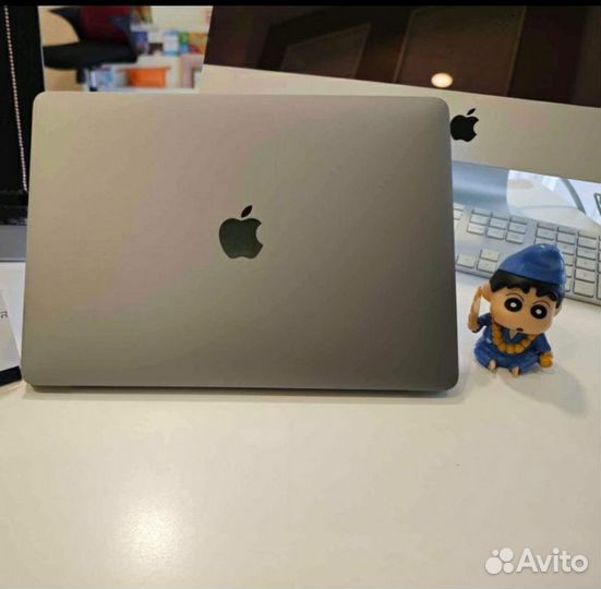 Macbook PRO 2017 touch bar 512GB i5 ram 8Gb