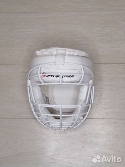 Шлем с забралом для карате. Размер M