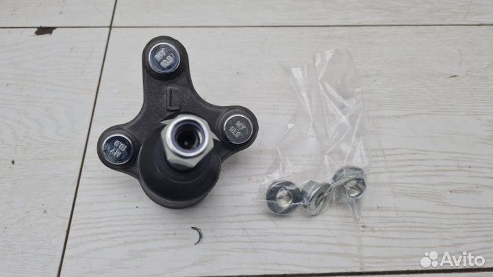 Шаровая опора левая Vw Golf 5