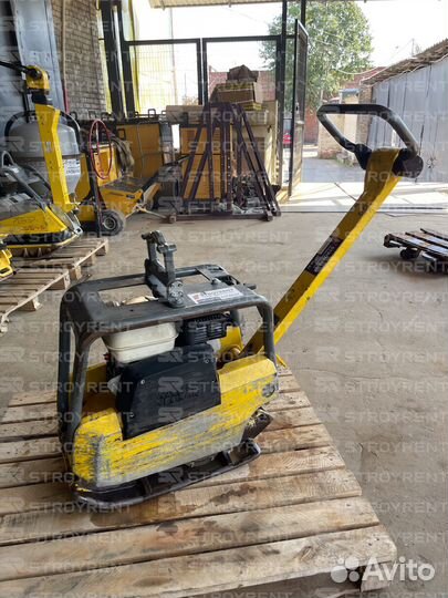 Бензиновая реверсивная виброплита 140 кг Wacker