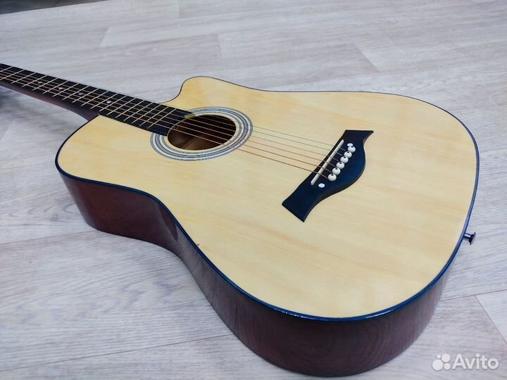 Гитара новая