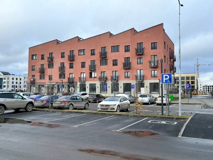 3-к. квартира, 79,1 м², 1/4 эт.