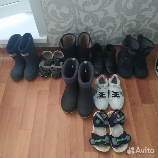 Детская обувь разная