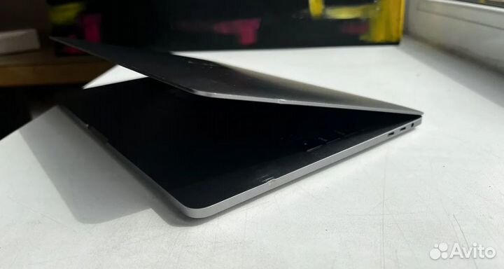 MacBook Pro 13 2019 i7/16/512