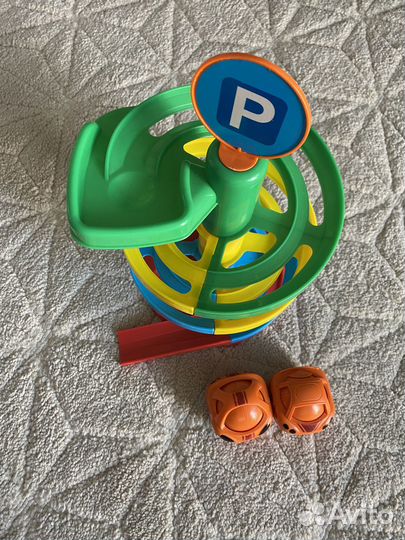 Парковка с машинками