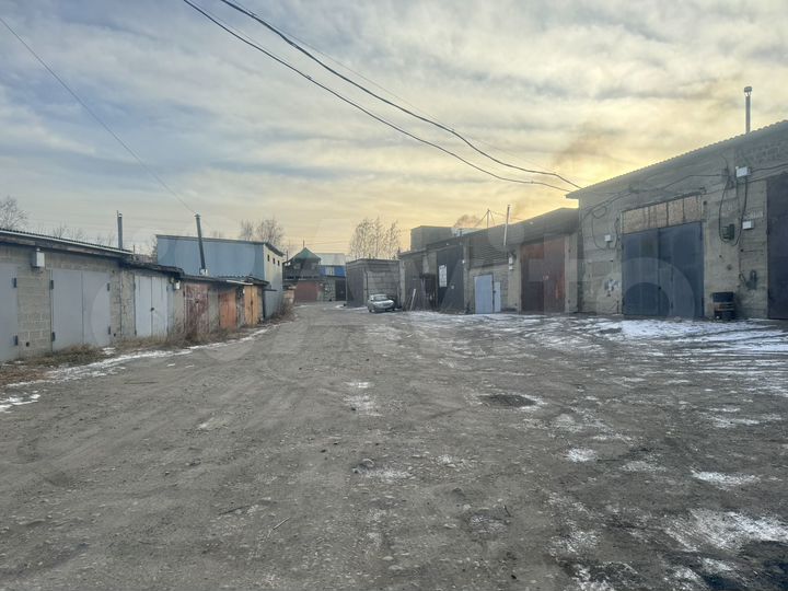 Гараж, > 30 м²