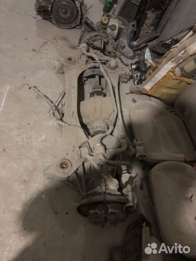 Задний подрамник crown s140