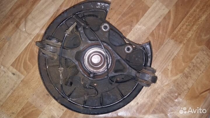 Кулак ступица задний левый Range Rover Sport 1