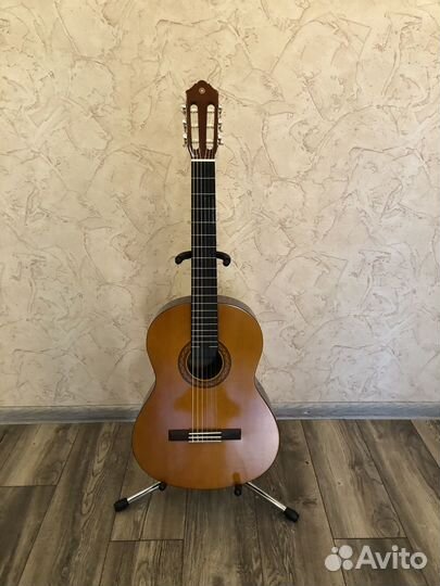 Классическая гитара Yamaha