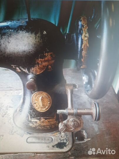 Швейная машинка Зингер