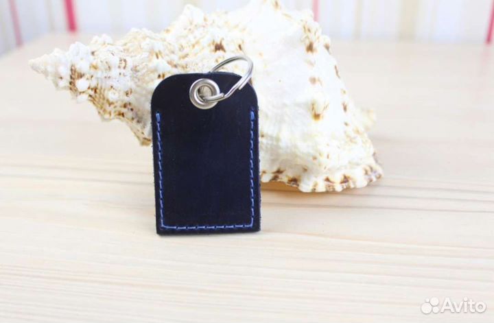 Брелок из натуральной кожи для ключей и карт