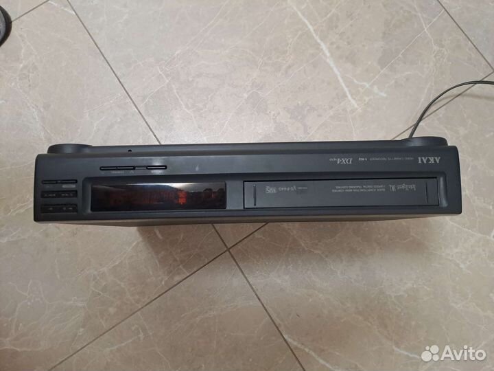 Видеомагнитофон akai