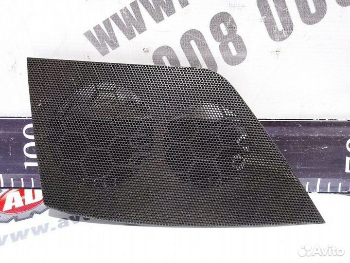Декоративная накладка динамика сетка правая Volvo, 82213615 код 17774