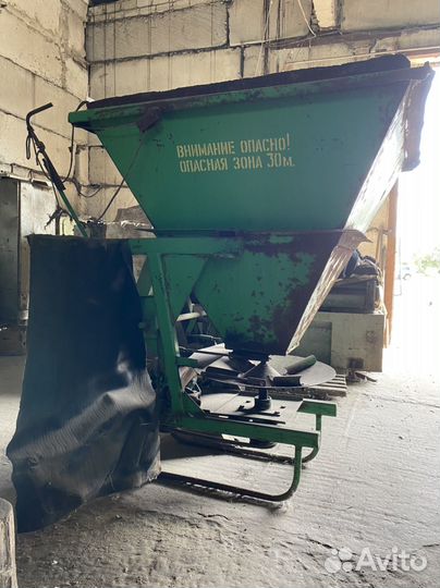 Разбрасыватель удобрений навесной рун-0,5