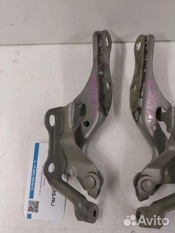 Петля капота левая Toyota Prius NHW11 53420-47010