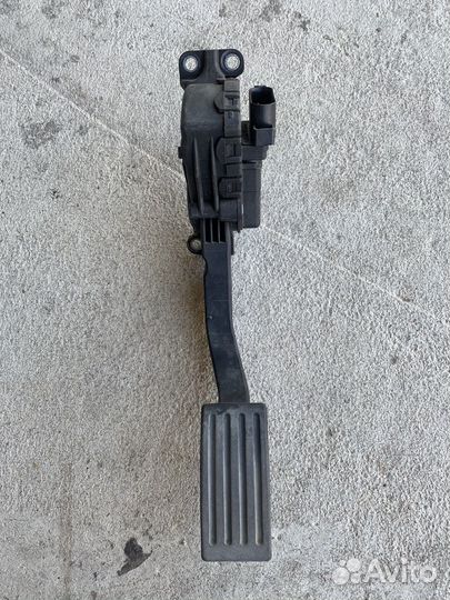 Педаль газа Ford Focus 2
