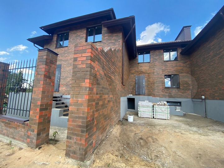 Таунхаус 238 м² на участке 5 сот.