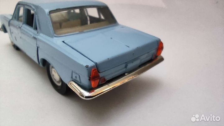 Комплект задних фар на Волгу