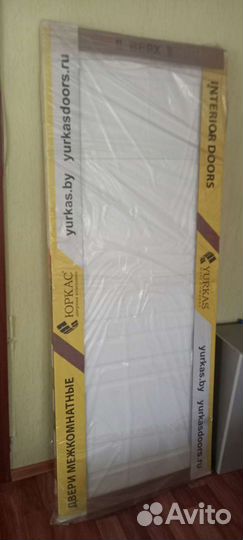 Дверь межкомнатная,белая,лакированная