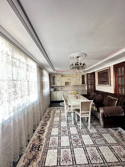 4-к. квартира, 72 м², 1/3 эт.