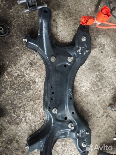 Подрамник передний Тойота Приус 20 кузов