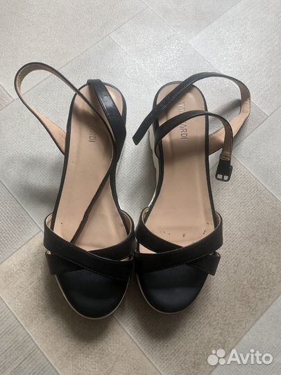 Босоножки женские