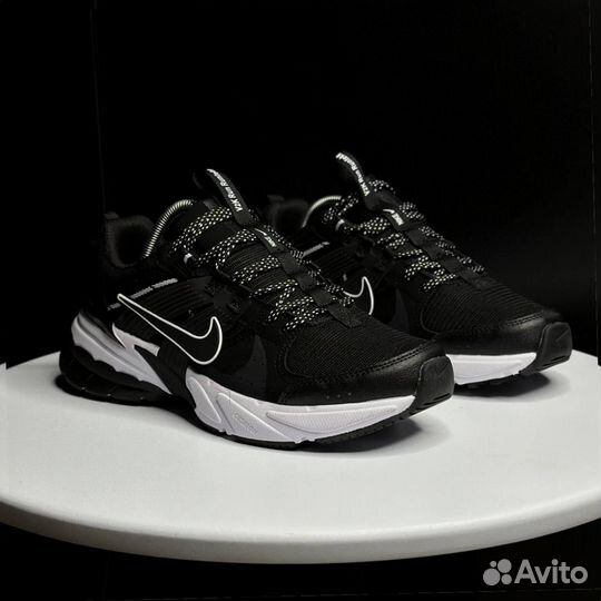 Кроссовки Nike V2K Run Runtekk black and white