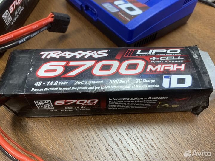 Зарядка для Lipo аккумуляторов и два акка