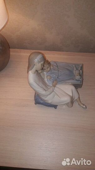 Фарфоровая статуэтка NAO (Испания)