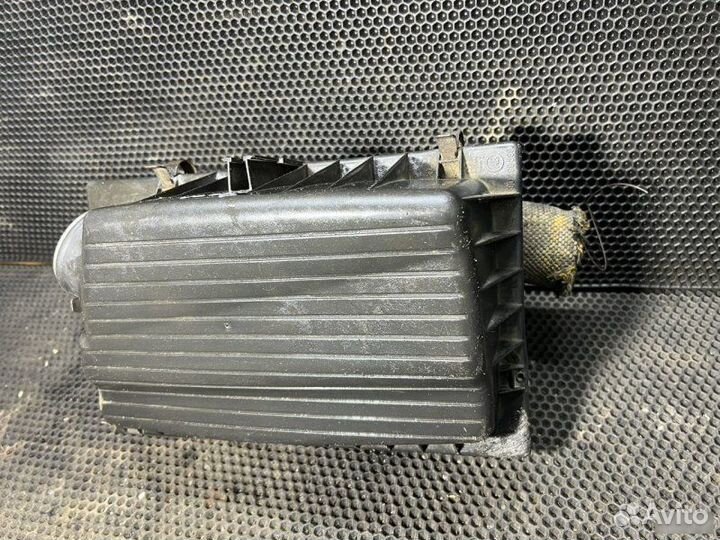 Корпус воздушного фильтра Opel Vectra B 1995-2000