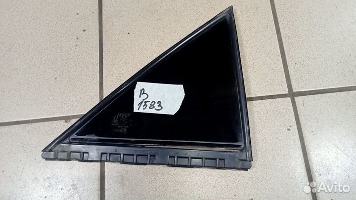 Форточка задней правой двери Камри XV30