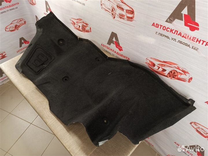 Обшивка багажника - боковая обивка правая
